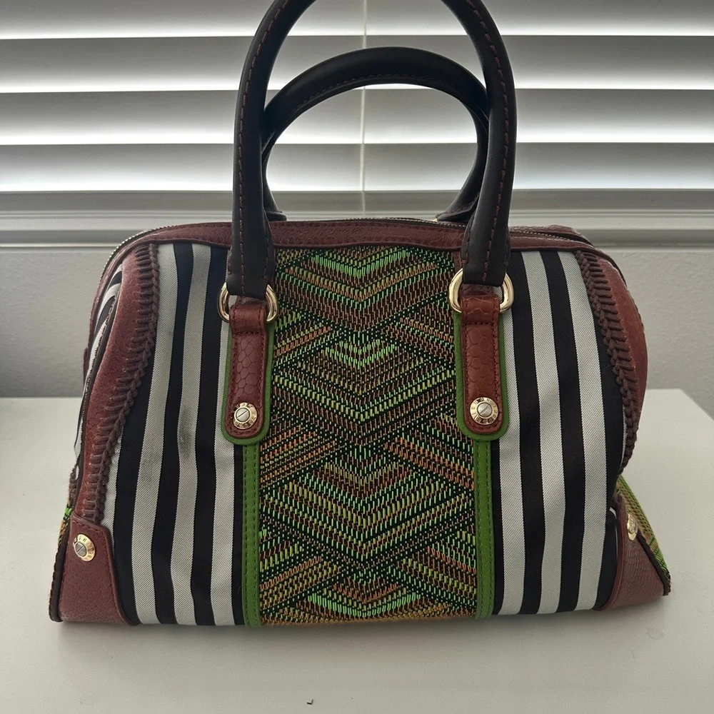 Henri Bendel B&W Plus Barrel Woven Striped Stylish Green and Brown Handbag - Picture 5 of 15
